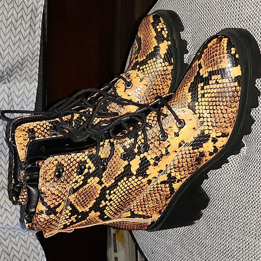 Madden girl boot gently warn